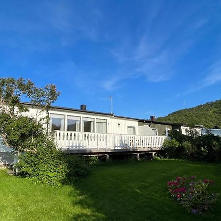 Apartmán Koselig Hus Til Leie Pa Stokmarknes I Vesteralen Exteriér fotografie